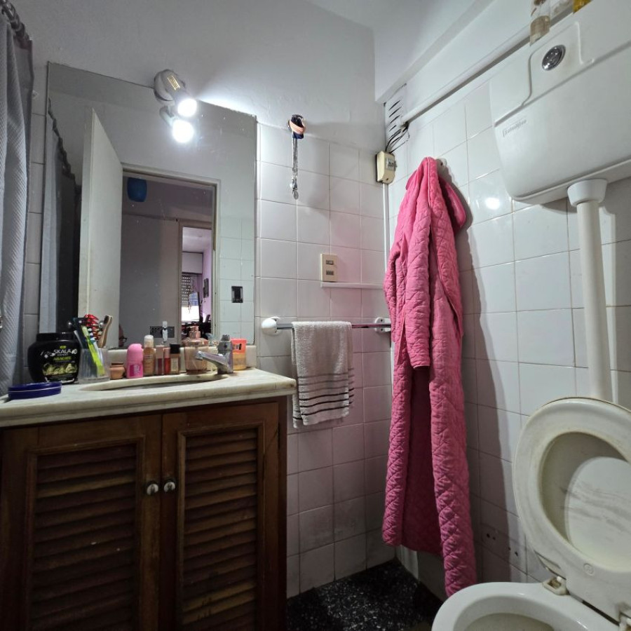 Apartamento ID.120 - Venta apartamento Centro 3 dormitorios, 2 baños y terraza al frente en piso 14.