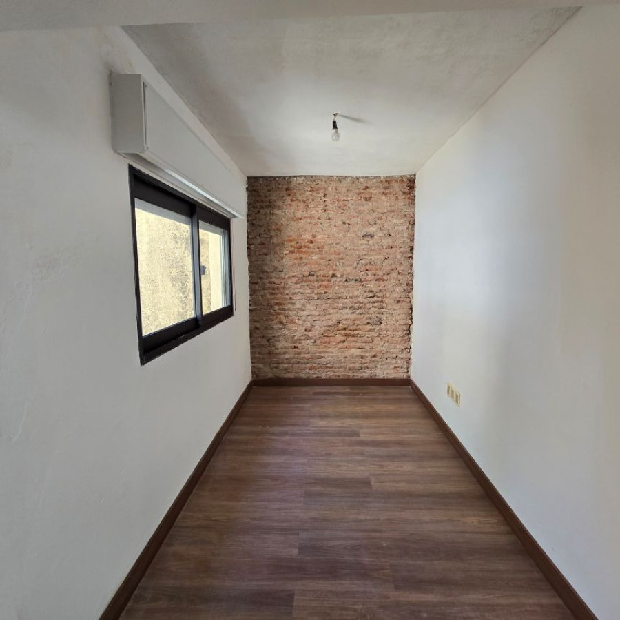 Apartamento ID.111 - Alquiler apartamento en Centro 2 dormitorios con terraza de uso exclusivo sin gastos comunes.