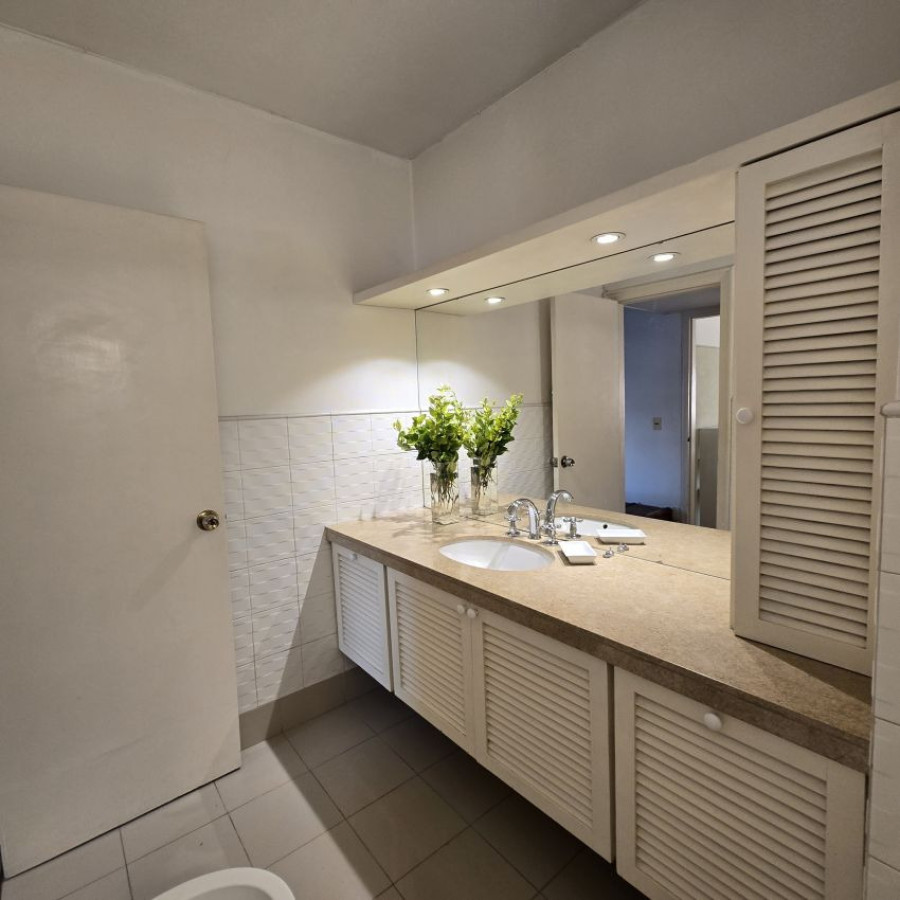 Apartamento ID.170 - Alquiler penthouse en Pocitos 2 dormitorio con garaje y amoblado.