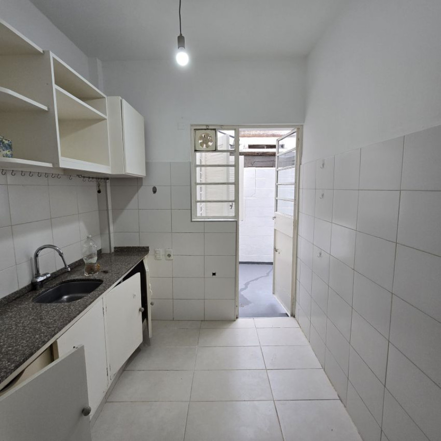 Apartamento ID.155 - Alquiler apartamento en Larrañaga 2 dormitorios y patio con bajos gastos comunes.