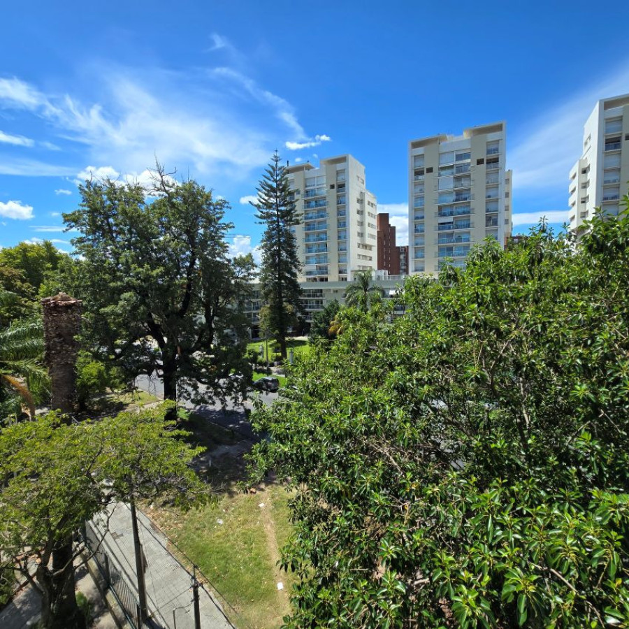 Apartamento ID.161 - Alquiler apartamento en Prado 3 dormitorios, baño, cocina definida y garaje opcional.