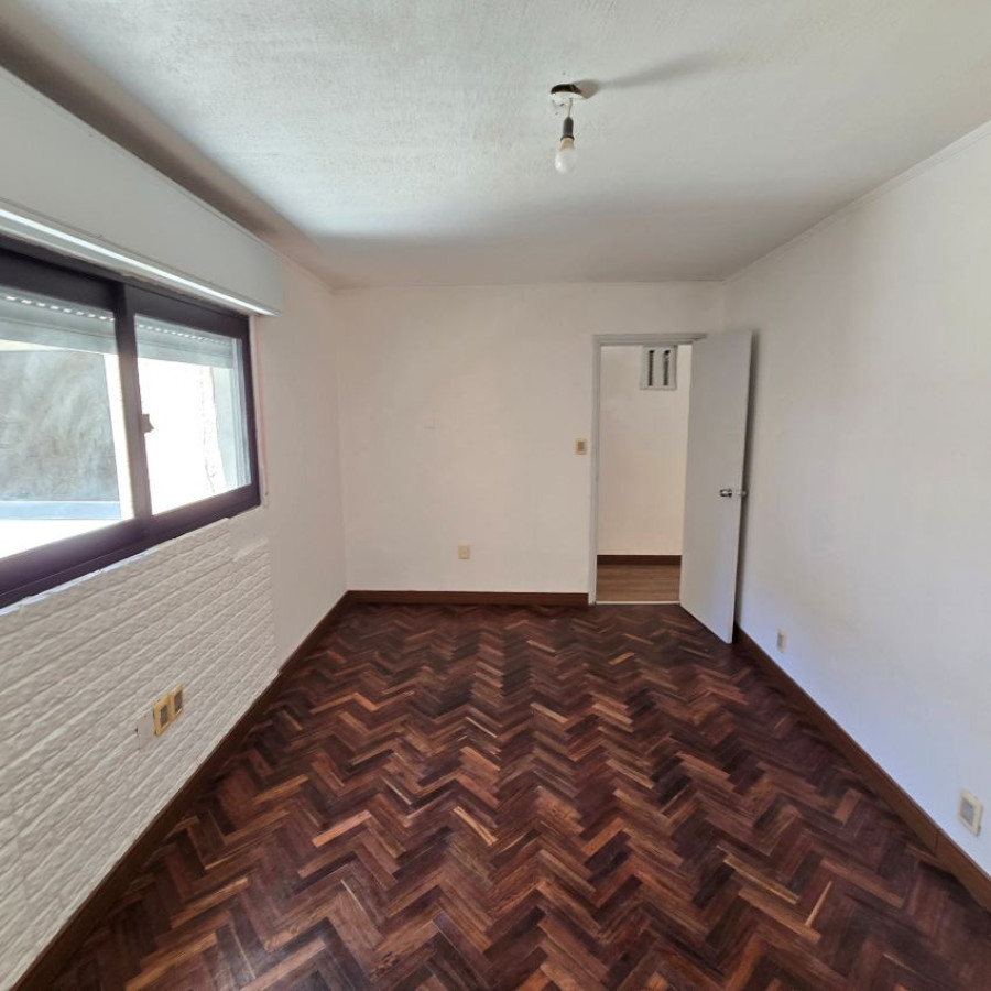Apartamento ID.111 - Alquiler apartamento en Centro 2 dormitorios con terraza de uso exclusivo sin gastos comunes.