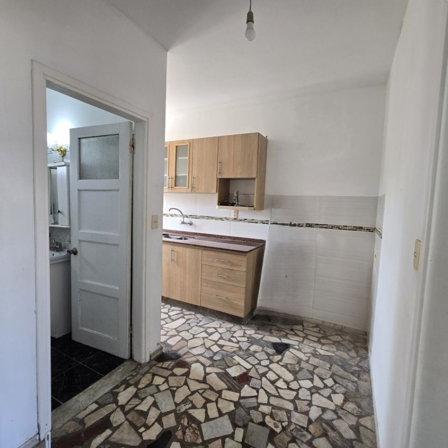 Apartamento ID.127 - Alquiler apartamento en Perez Castellano 2 dormitorios y terraza.