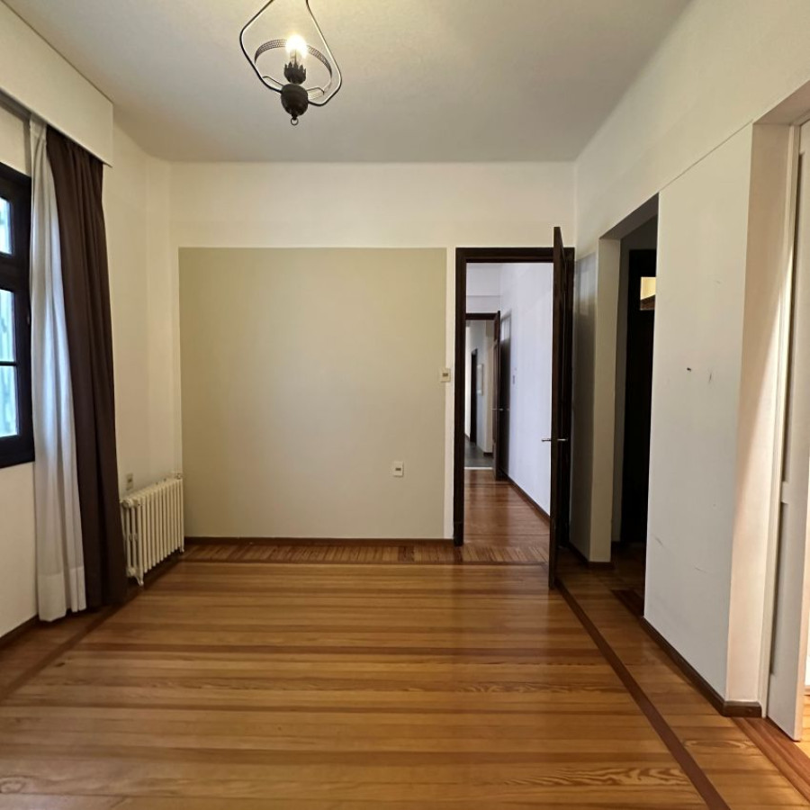 Apartamento ID.51 - Alquiler apartamento en Barrio Sur 2 dormitorios, 2 baños, vestidor y calefacción central.