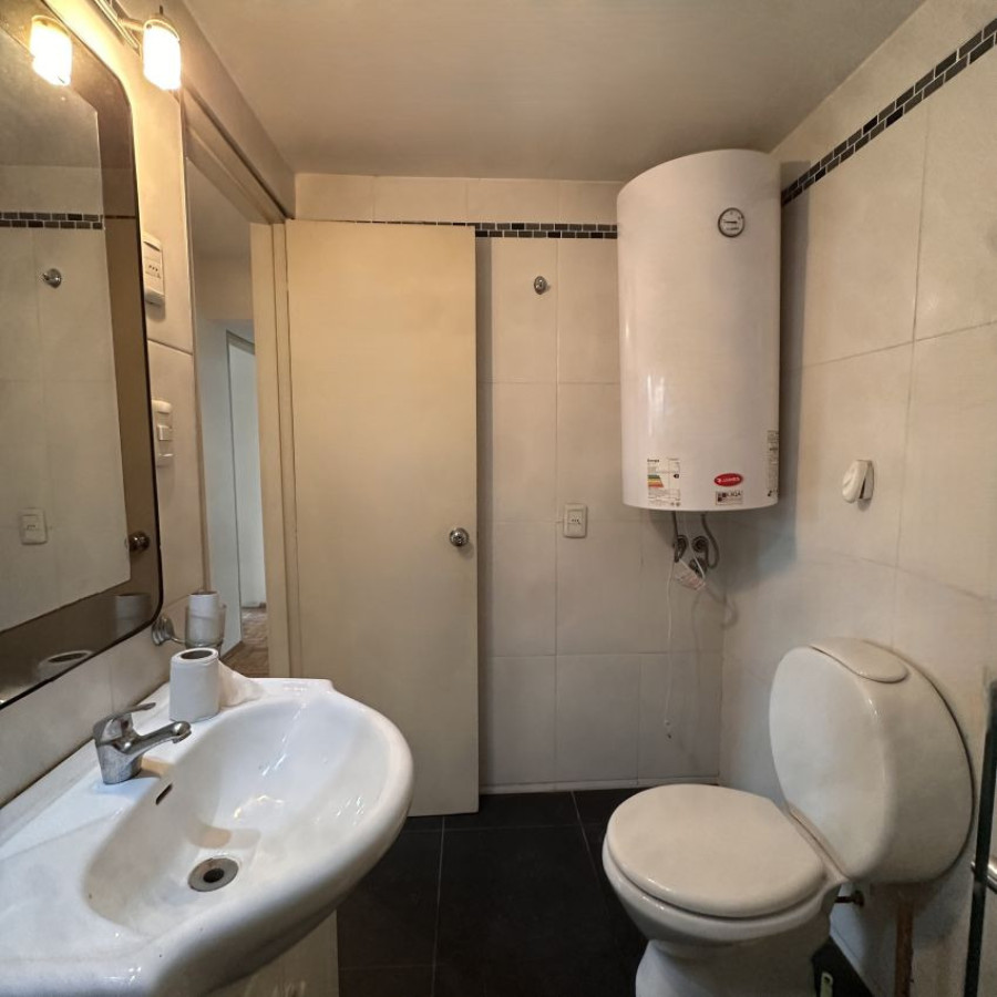 Apartamento ID.221 - Alquiler apartamento, 3 dormitorios y terraza, Centro.