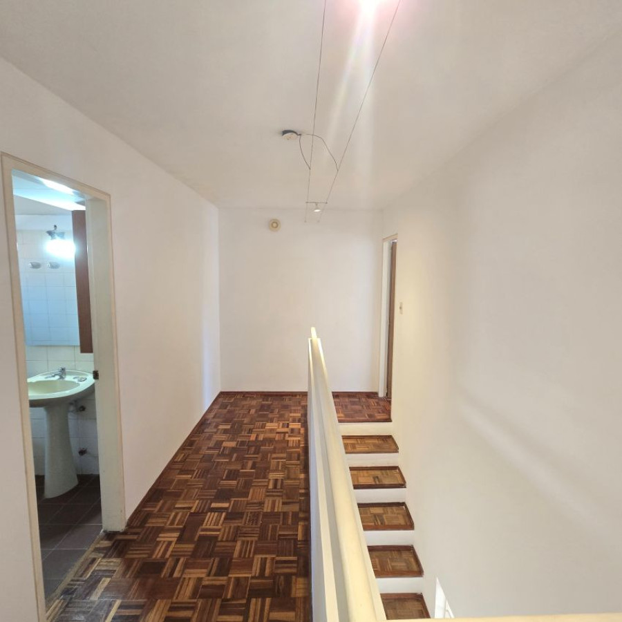Apartamento ID.126 - Alquiler dúplex Parque Rodó 2 dormitorios con garaje