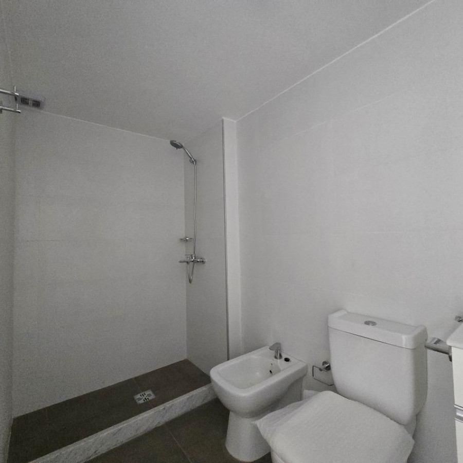 Apartamento ID.169 - Alquiler apartamento penthouse Centro 2 dormitorios a estrenar con opción a arrendar hasta 2 garajes.