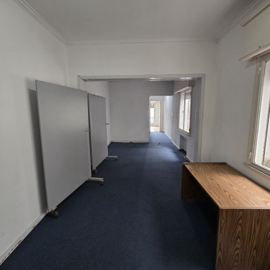 Apartamento ID.195 - Alquiler apartamento Ciudad Vieja 96 mt2, 2 dormitorios.