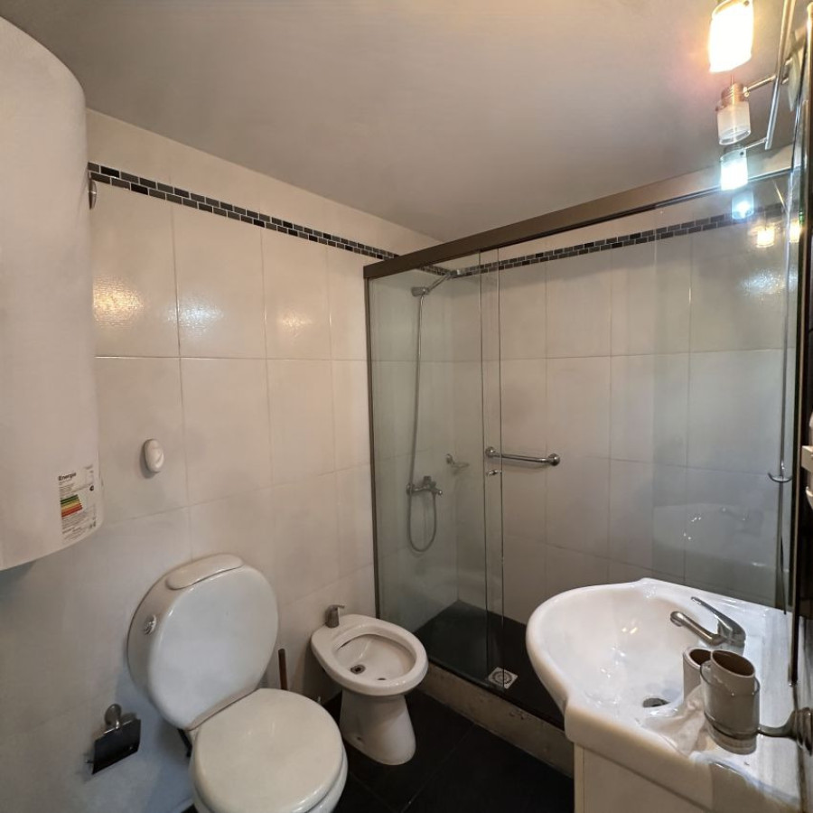 Apartamento ID.221 - Alquiler apartamento, 3 dormitorios y terraza, Centro.