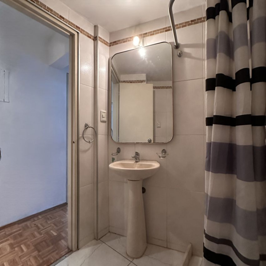 Apartamento ID.221 - Alquiler apartamento, 3 dormitorios y terraza, Centro.