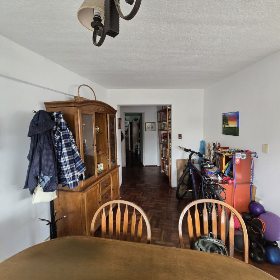 Apartamento ID.120 - Venta apartamento Centro 3 dormitorios, 2 baños y terraza al frente en piso 14.