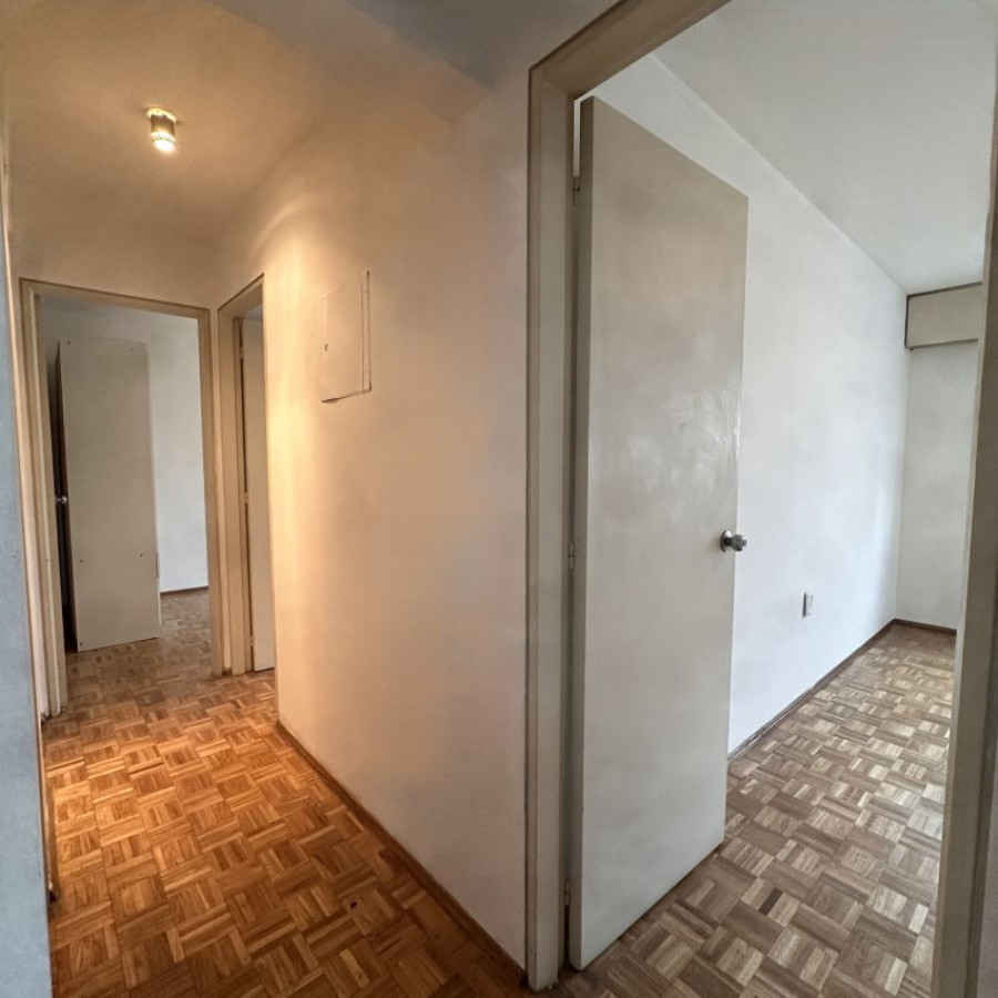 Apartamento ID.221 - Alquiler apartamento, 3 dormitorios y terraza, Centro.