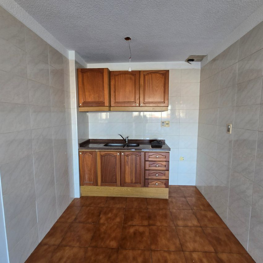 Apartamento ID.105 - Alquiler Monoambiente en Pocitos con Patio Terraza opción garaje.