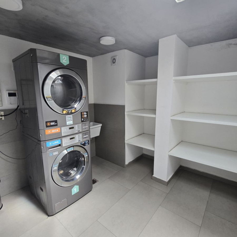 Apartamento ID.162 - Alquiler apartamento en Punta Carretas 1 dormitorio con acceso a parrilleros.