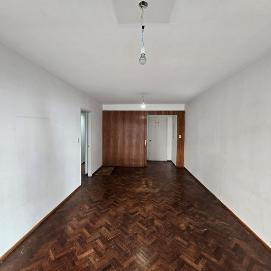 Apartamento ID.104 - Venta apartamento en Pocitos 3 dormitorios, 2 baños.