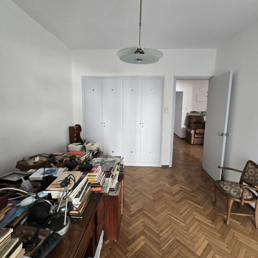 Apartamento ID.91 - Alquiler apartamento en Pocitos 3 dormitorios, 2 baños, servicio completo y garaje.