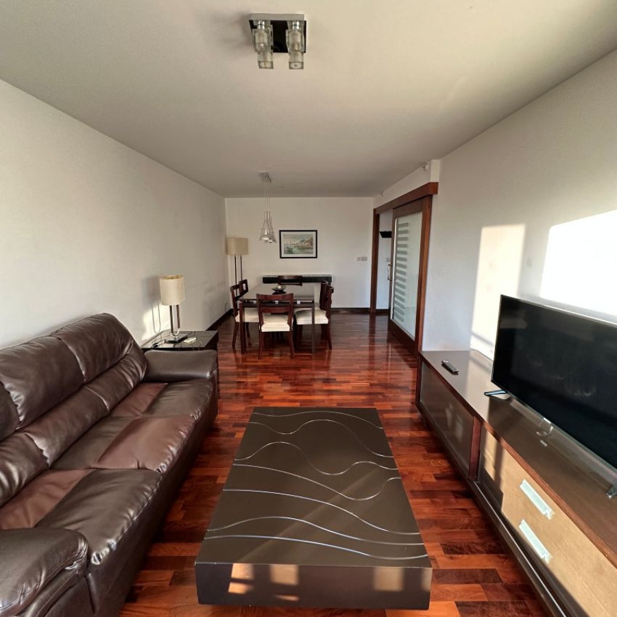 Apartamento ID.73 - Alquiler Exclusivo apartamento amueblado en Buceo 1 dormitorio piso 12 con garaje en edificio Diamantis Plaza.