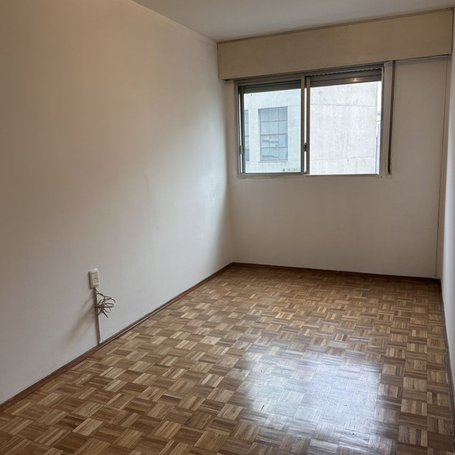 Apartamento ID.221 - Alquiler apartamento, 3 dormitorios y terraza, Centro.
