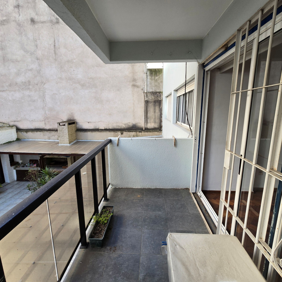 Apartamento ID.104 - Venta apartamento en Pocitos 3 dormitorios, 2 baños.