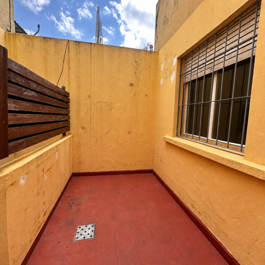 Apartamento ID.237 - Alquiler apartamento, 2 dormitorios y patio, Brazo Oriental.