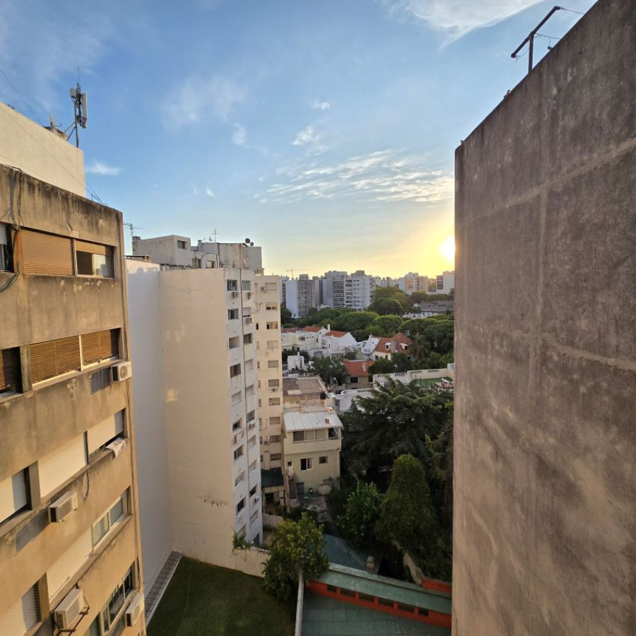 Apartamento ID.170 - Alquiler penthouse en Pocitos 2 dormitorio con garaje y amoblado.