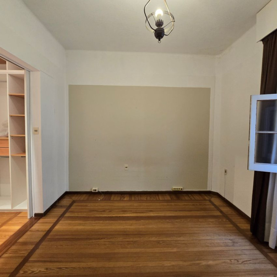 Apartamento ID.51 - Alquiler apartamento en Barrio Sur 2 dormitorios, 2 baños, vestidor y calefacción central.