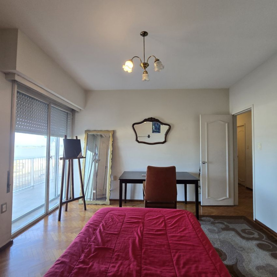 Apartamento ID.175 - Alquiler apartamento en Pocitos frente al mar, 3 dormitorios, 2 baños, servicio y garaje.