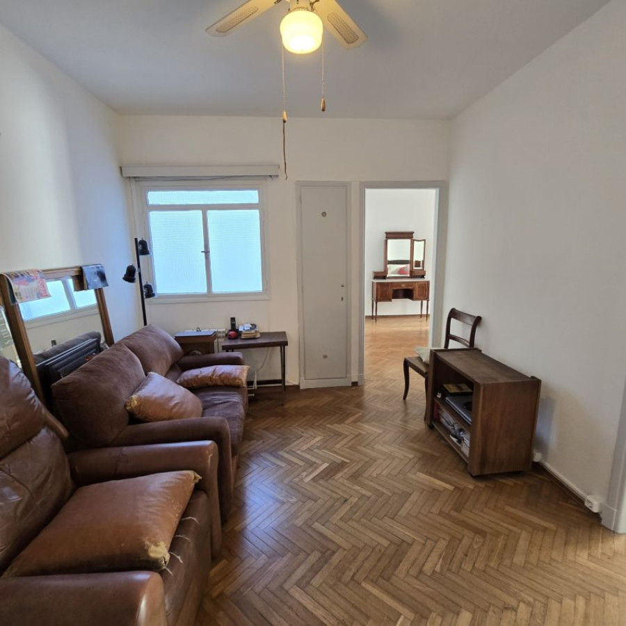 Apartamento ID.91 - Alquiler apartamento en Pocitos 3 dormitorios, 2 baños, servicio completo y garaje.
