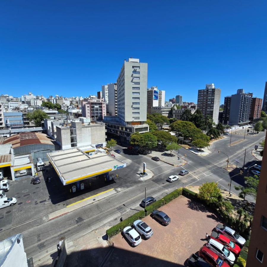 Apartamento ID.164 - Alquiler apartamento en Centro 1 dormitorio con hermosa vista y cochera por orden de llegada.