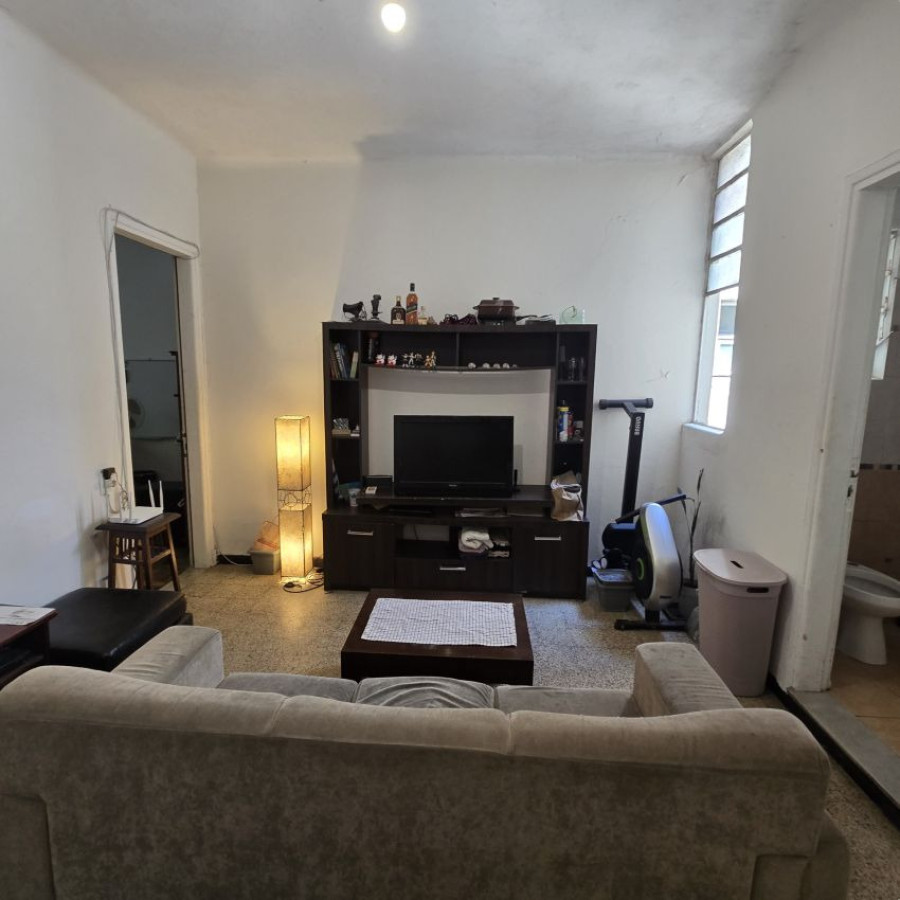 Apartamento ID.153 - Alquiler Apartamento en zona Centro, 3 dormitorios, baño y balcón