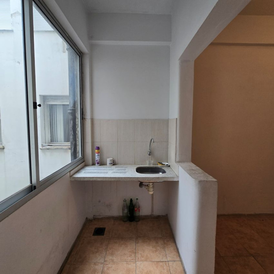 Apartamento ID.195 - Alquiler apartamento Ciudad Vieja 96 mt2, 2 dormitorios.