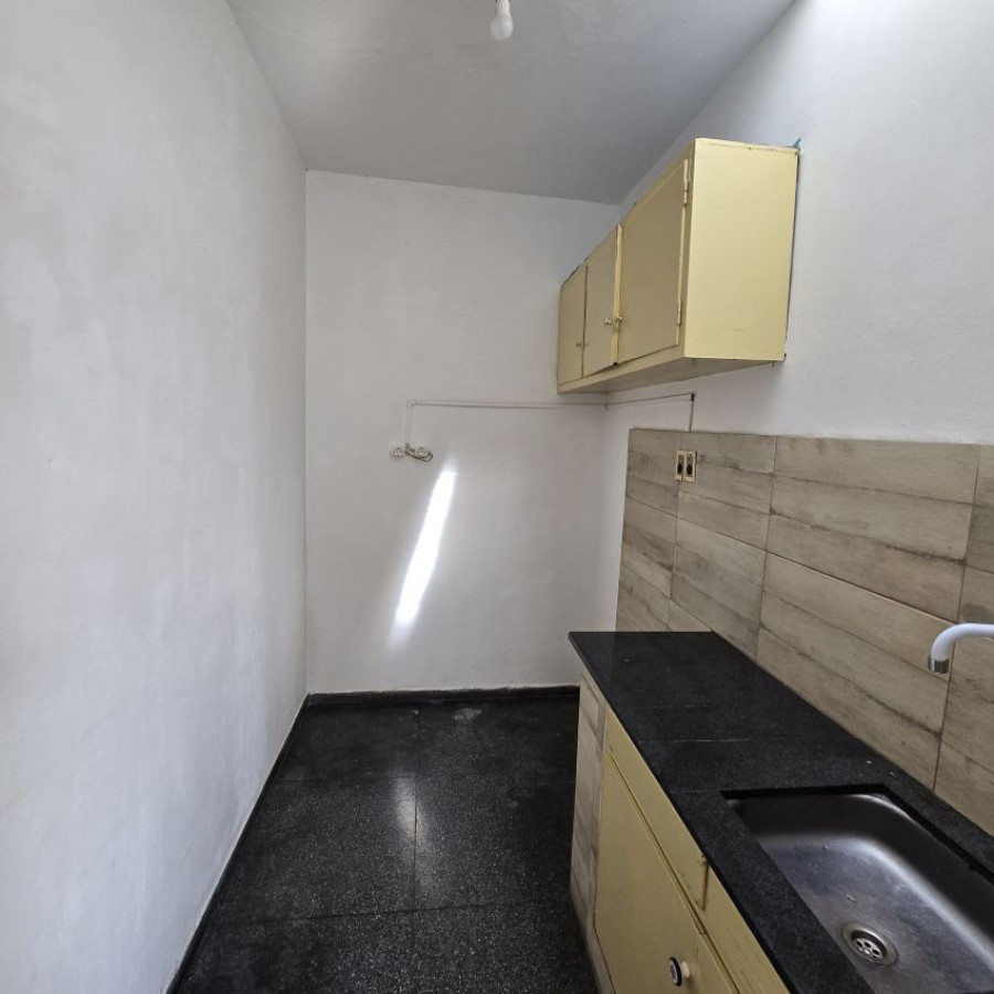 Apartamento ID.166 - Alquiler apartamento Barrio Sur 1 dormitorio con bajos gastos comunes.