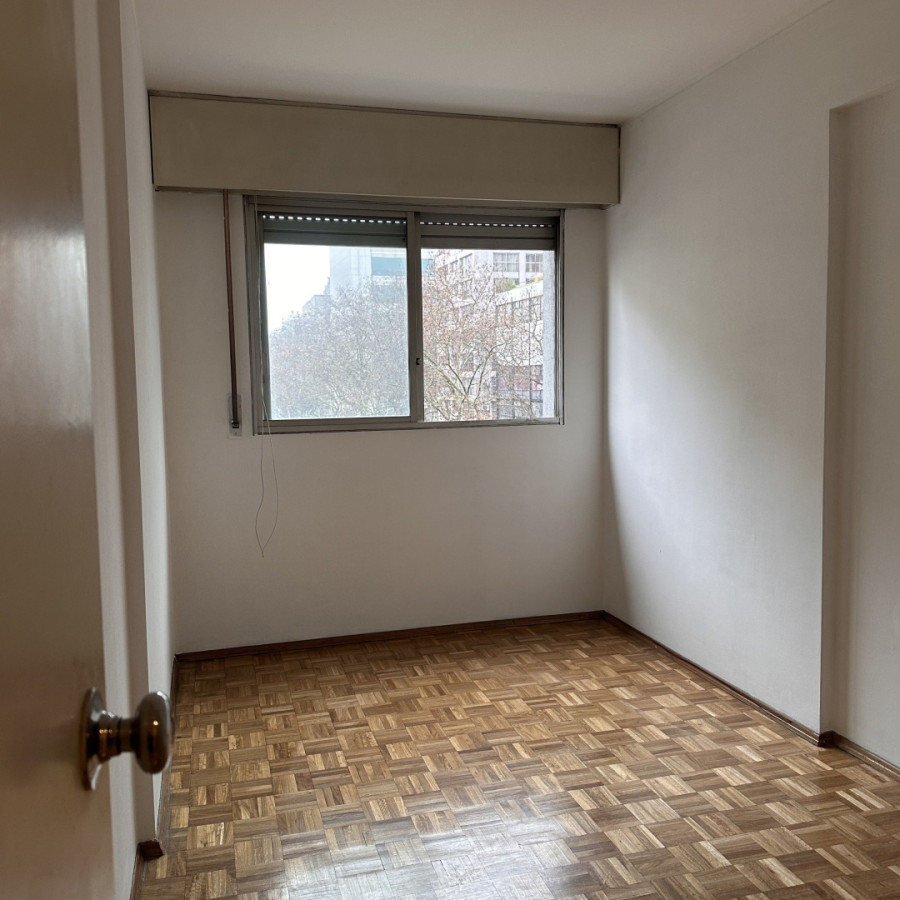 Apartamento ID.221 - Alquiler apartamento, 3 dormitorios y terraza, Centro.