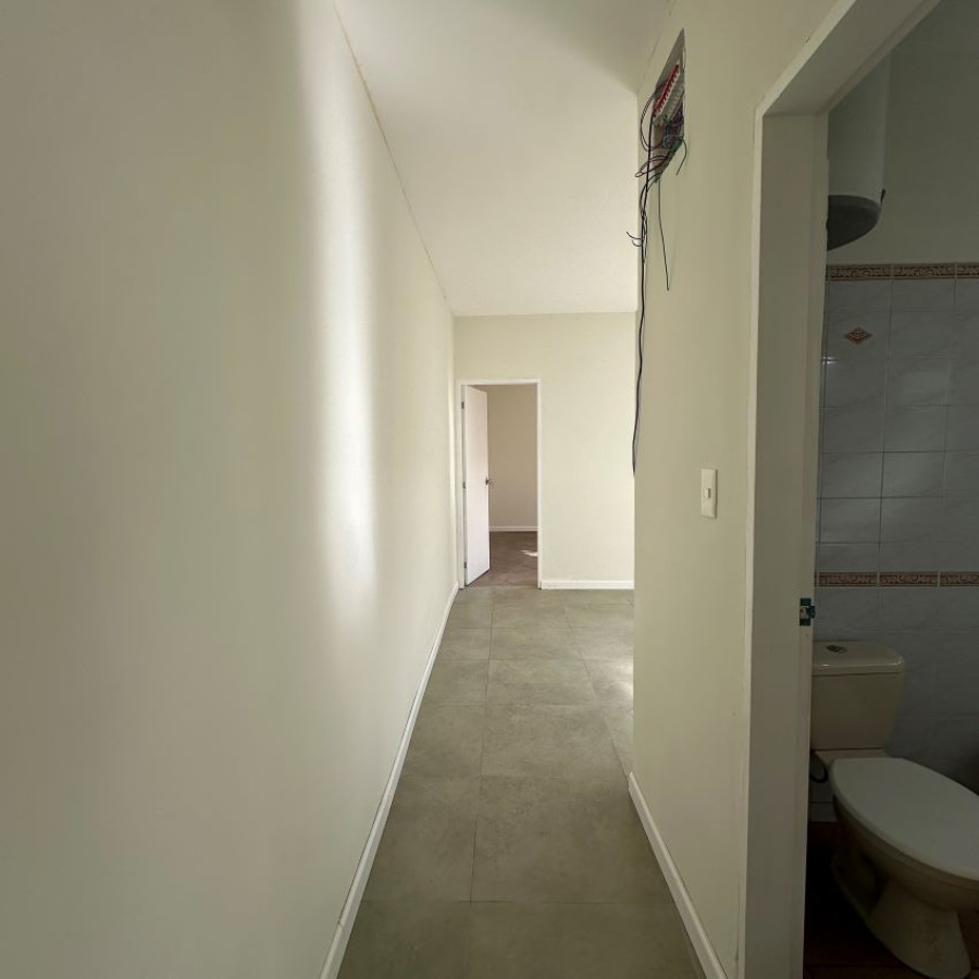 Apartamento ID.129 - Alquiler apartamento en Buceo 2 dormitorios con patio, sin gastos comunes.