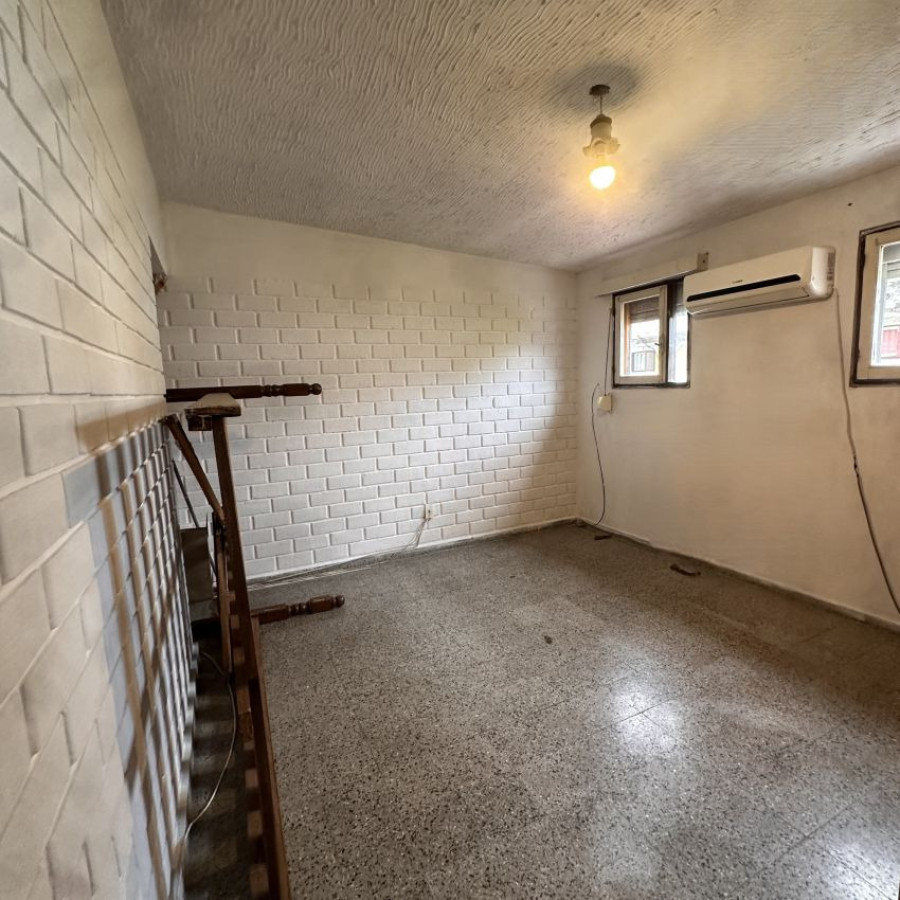 Apartamento ID.191 - Venta casa PH 3 dormitorios en Lezica 