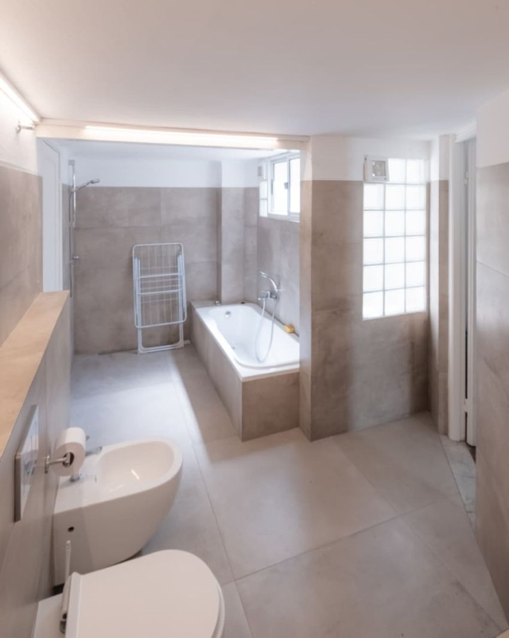 Apartamento ID.74 - Venta apartamento Ciudad Vieja 2 dormitorios, baño y monoambiente/oficina.