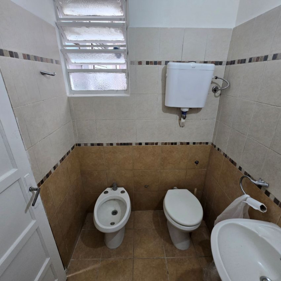 Apartamento ID.153 - Alquiler Apartamento en zona Centro, 3 dormitorios, baño y balcón