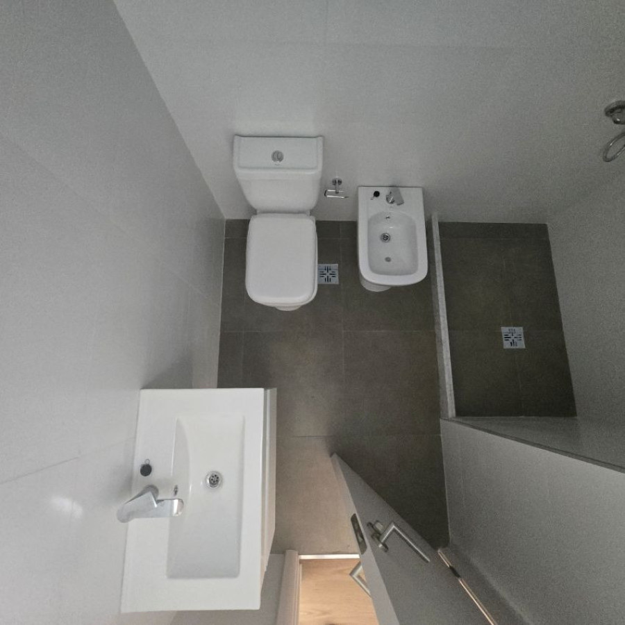 Apartamento ID.250 - Venta apartamento, un dormitorio y patio, Cordón.