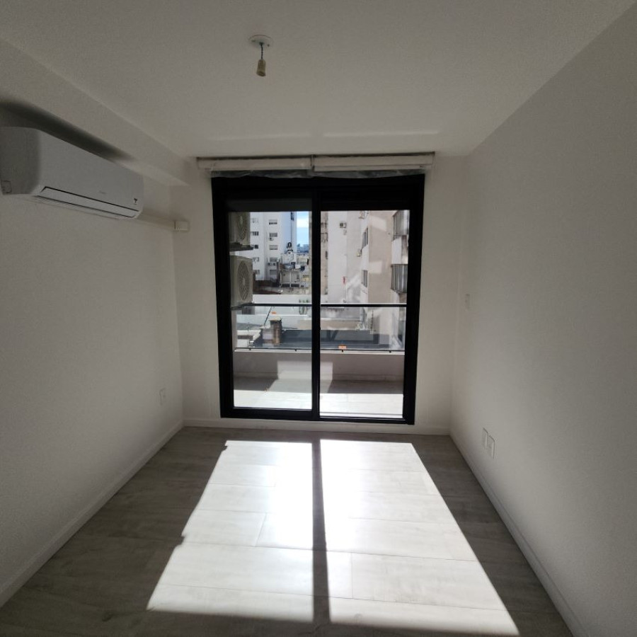 Apartamento ID.125 - Alquiler apartamento en Punta Carretas  Villa Biarritz 1 dormitorio con un año de uso.