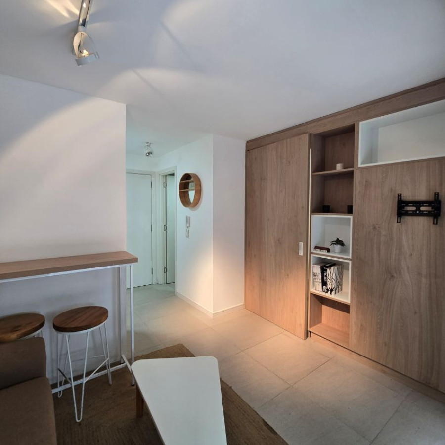Apartamento ID.130 - Alquiler apartamento en Punta Carretas amoblado 1 dormitorio c/garaje y gran terraza.