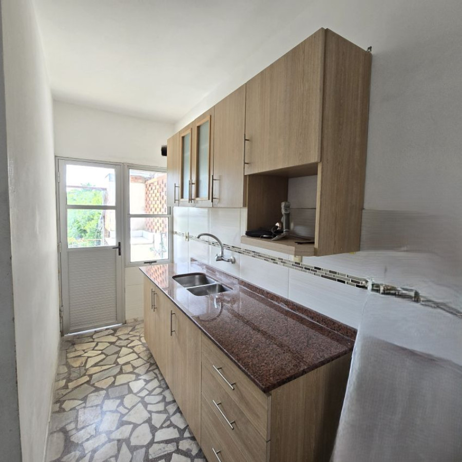 Apartamento ID.127 - Alquiler apartamento en Perez Castellano 2 dormitorios y terraza.