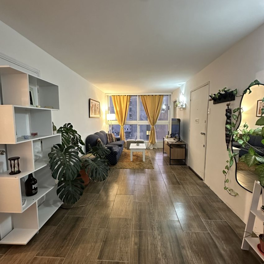 Apartamento ID.83 - Alquiler Centro 2 dormitorios piso 10 con gastos comunes y tributos incluidos.