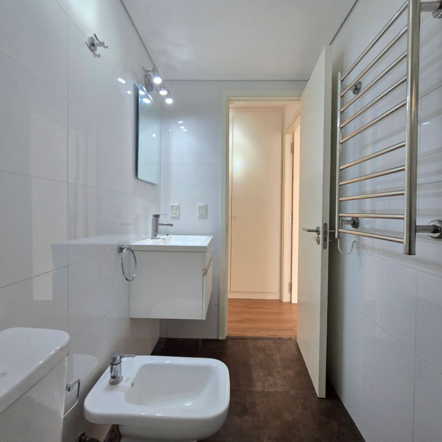 Apartamento ID.162 - Alquiler apartamento en Punta Carretas 1 dormitorio con acceso a parrilleros.