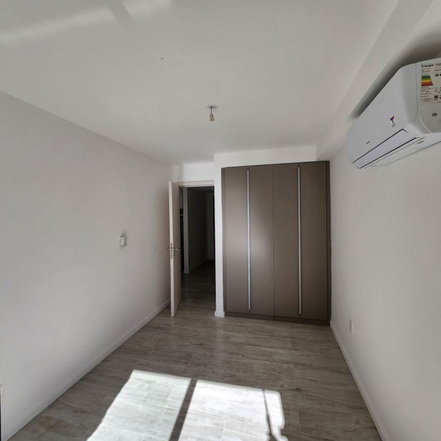 Apartamento ID.125 - Alquiler apartamento en Punta Carretas  Villa Biarritz 1 dormitorio con un año de uso.