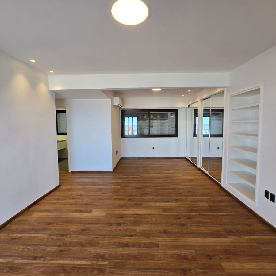 Apartamento ID.123 - Alquiler apartamento en Pocitos a estrenar, 3 dormitorios (una master suite), 3 baños, balcón, patio, garaje lugar fijo y pieza box adjunta.