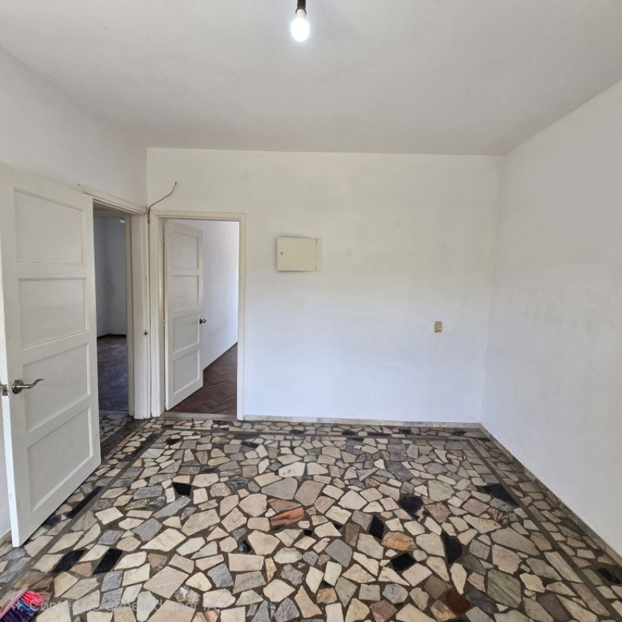 Apartamento ID.127 - Alquiler apartamento en Perez Castellano 2 dormitorios y terraza.