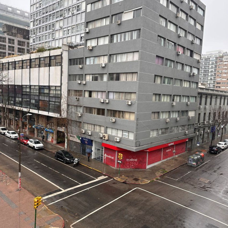 Apartamento ID.221 - Alquiler apartamento, 3 dormitorios y terraza, Centro.