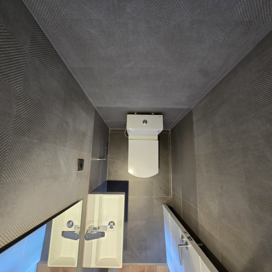 Apartamento ID.123 - Alquiler apartamento en Pocitos a estrenar, 3 dormitorios (una master suite), 3 baños, balcón, patio, garaje lugar fijo y pieza box adjunta.