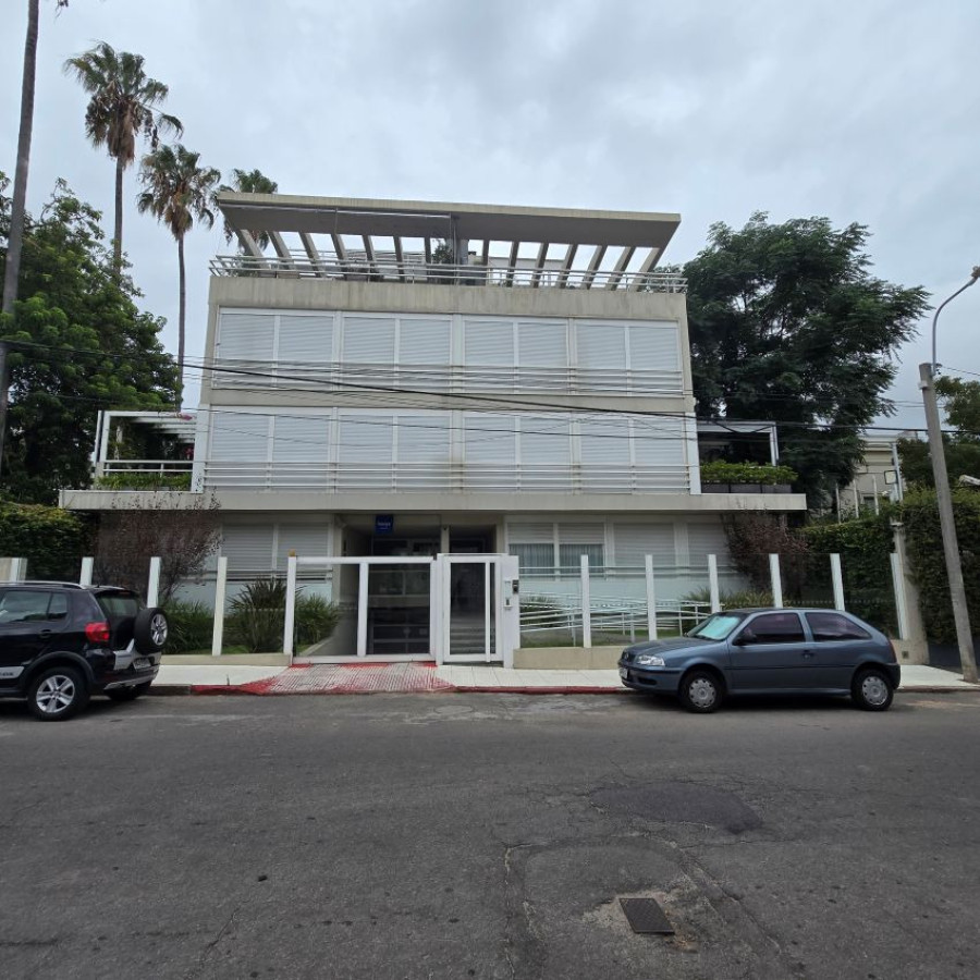 Apartamento ID.162 - Alquiler apartamento en Punta Carretas 1 dormitorio con acceso a parrilleros.