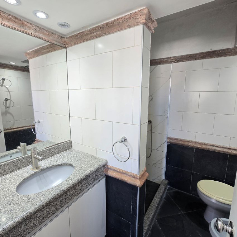 Apartamento ID.164 - Alquiler apartamento en Centro 1 dormitorio con hermosa vista y cochera por orden de llegada.